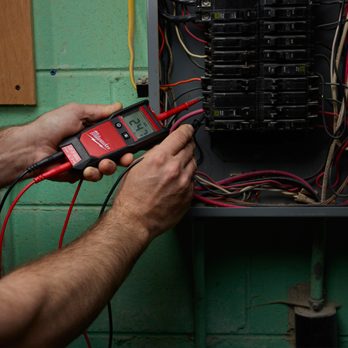 Milwaukee Auto Voltage/Continuity Tester W/ Resistance